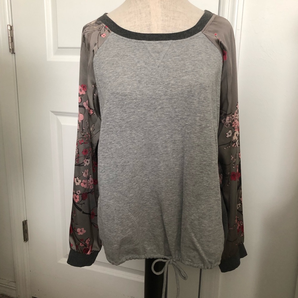 Chico’s Gray Cherry Blossom Mixed Media Raglan Top